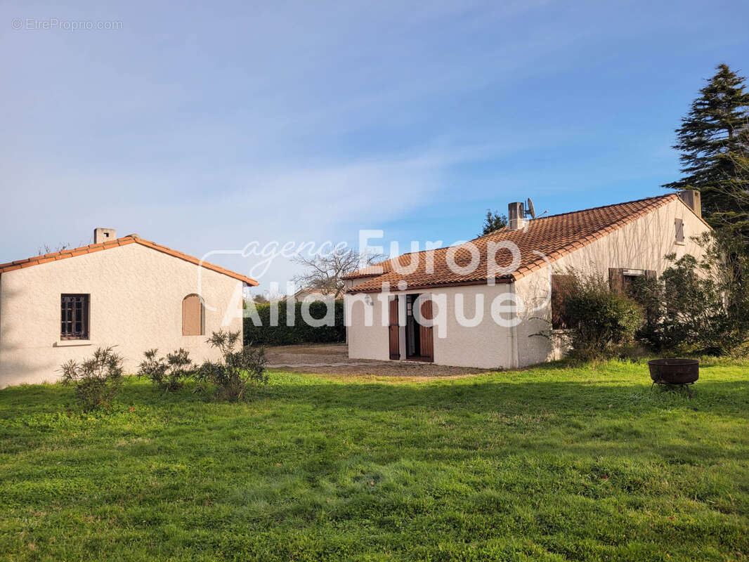 Maison à LES MATHES