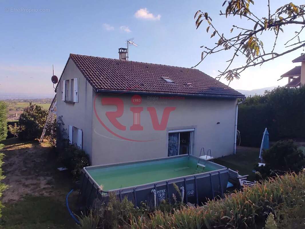 Maison à LA CHAPELLE-VILLARS