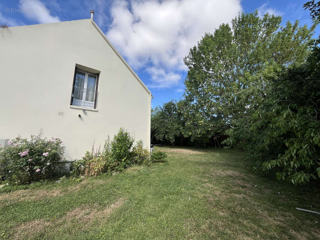 Maison à LA CHAPELLE-LA-REINE