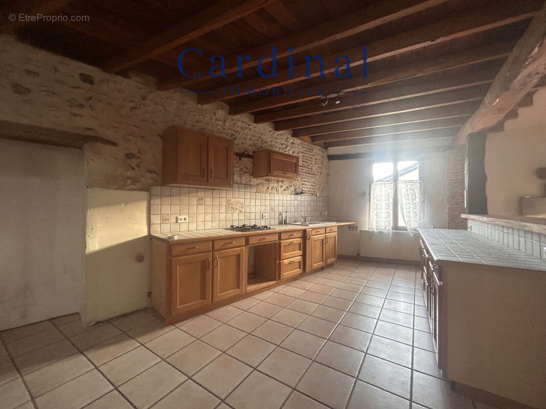 A SAISIR Maison 297 m2 159900 euros GRIGNOLS   538 euros le mètre carré.. - photo 9