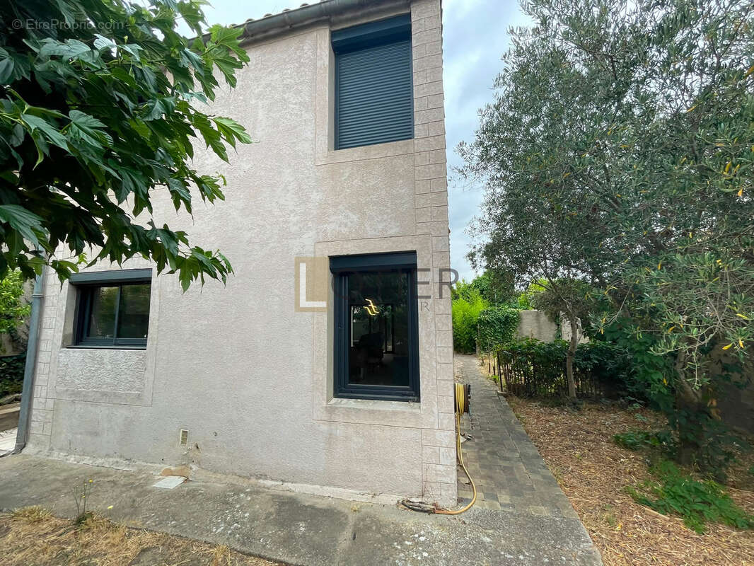 TRÈBES   Maison 3 faces, 3 chambres, suite parentale, jardin et belles prestations - photo 23