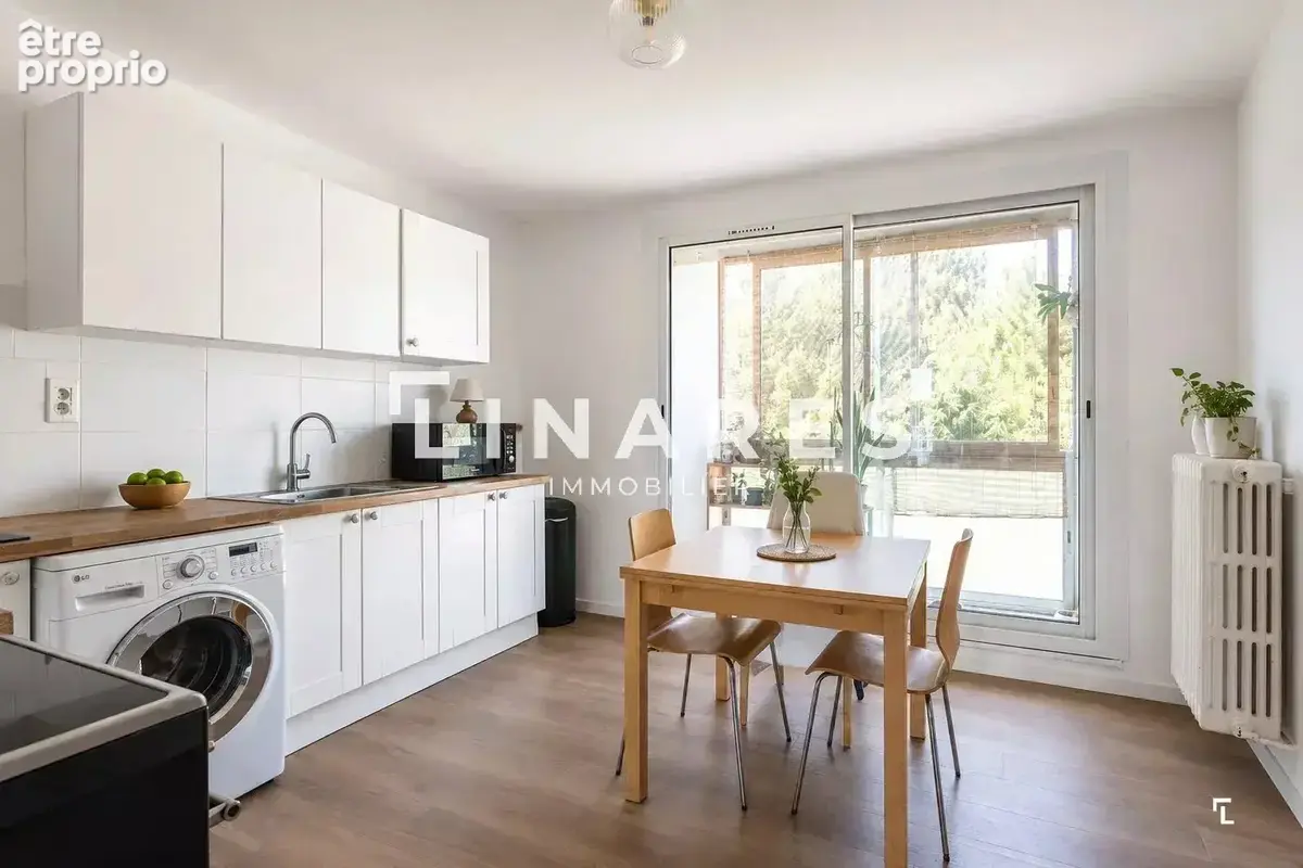 COCON LUMINEUX - Appartement T3/4 Dernier Étage 82m2 - Terrasse - Loggia - Cellier - 13190 Allauch - photo 3