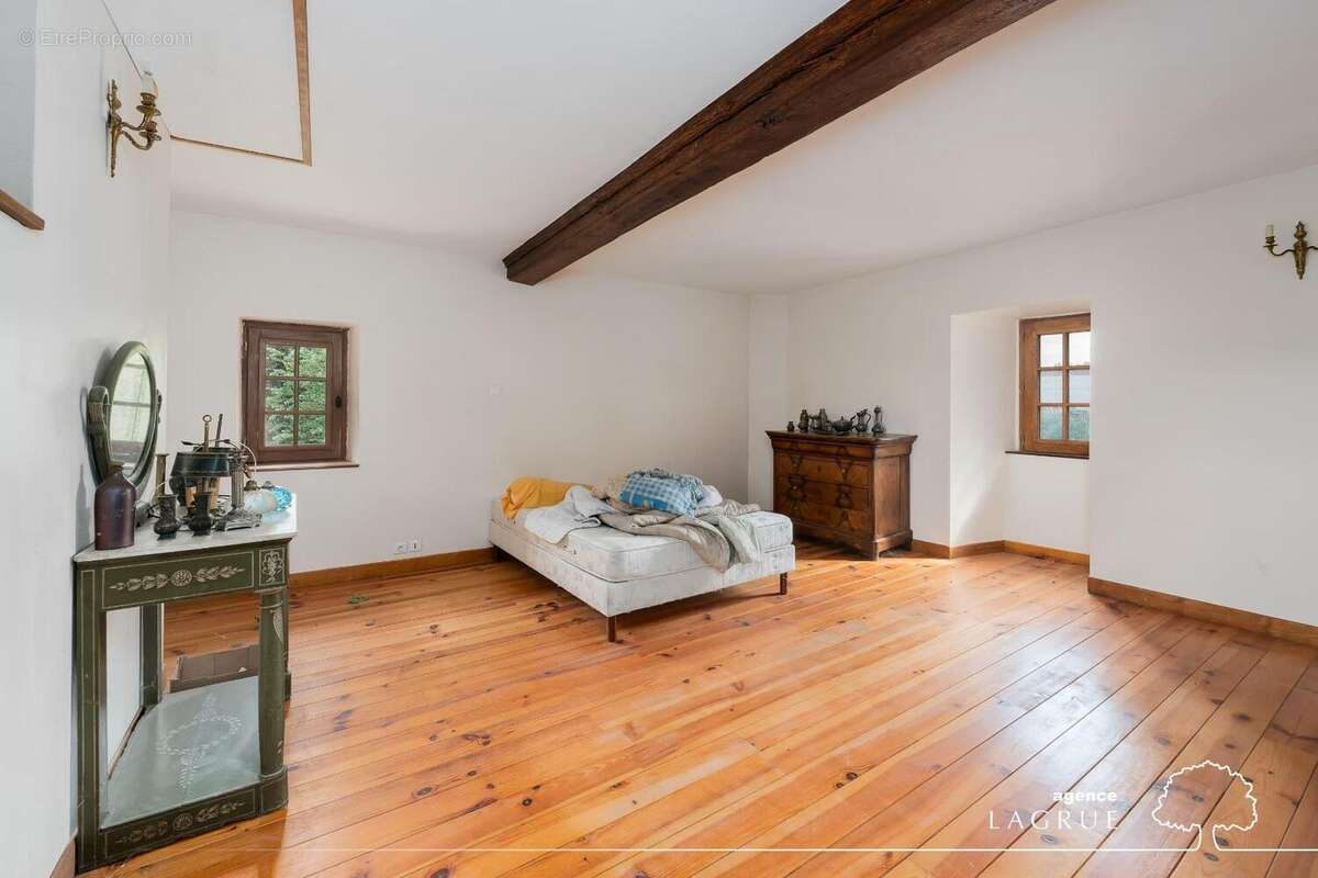   - Maison à CHAVROCHES