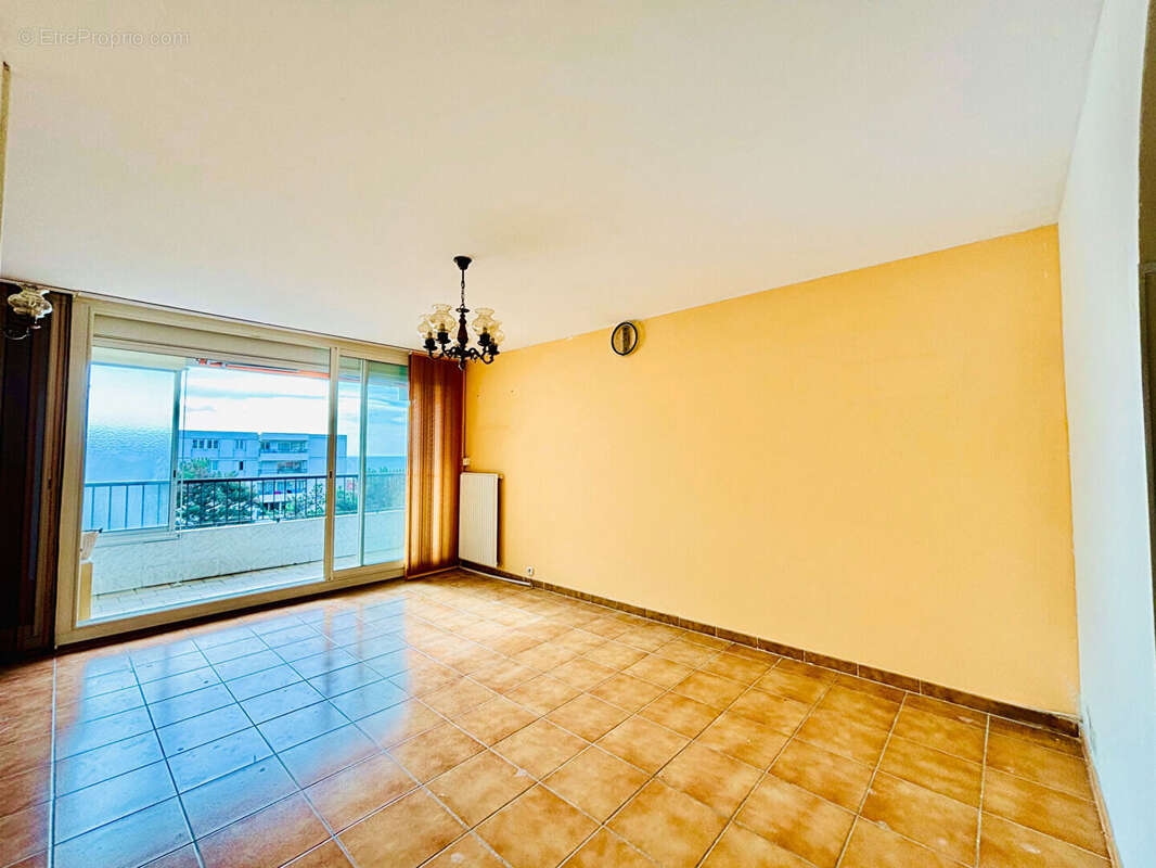 Appartement à MARSEILLE-16E