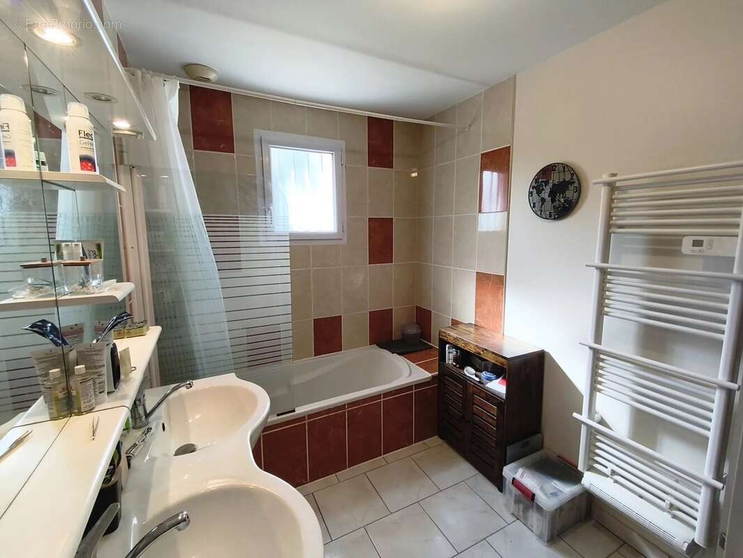 Maison à CELLE-LEVESCAULT