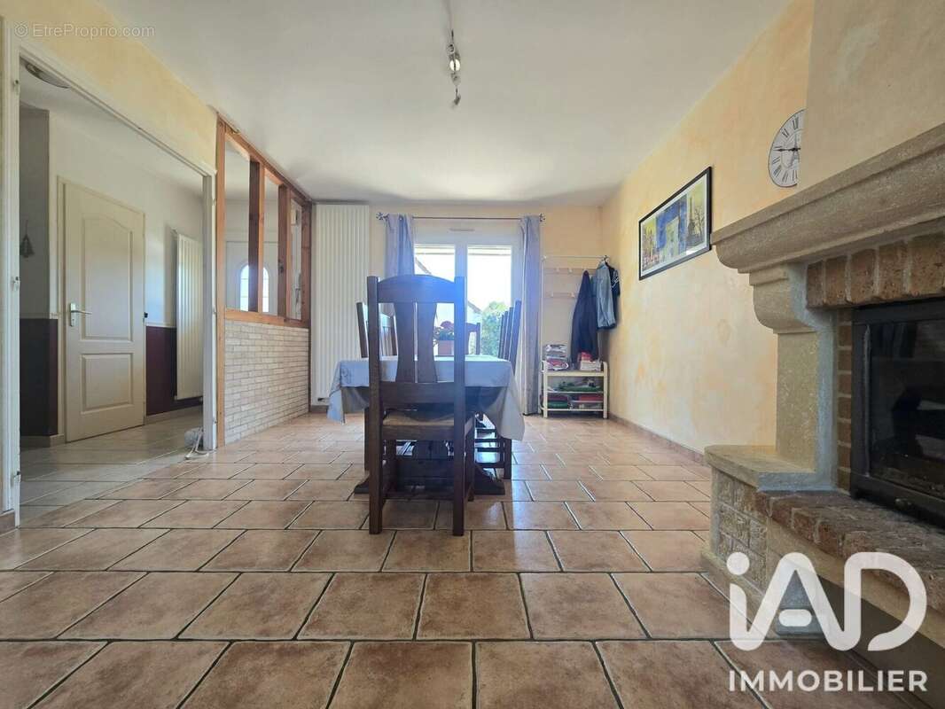 Maison 161 m² à Saint-Maclou  - photo 2