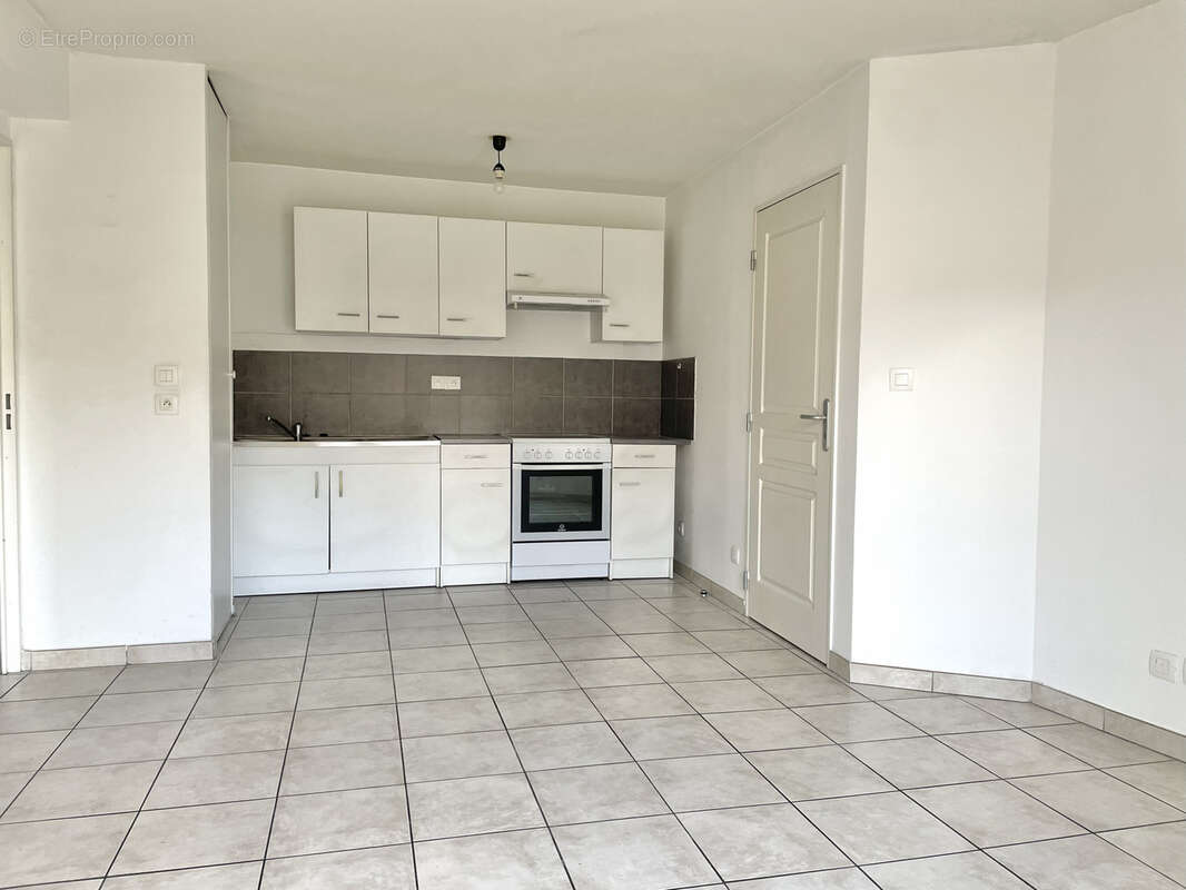 Appartement à MARSEILLE-4E