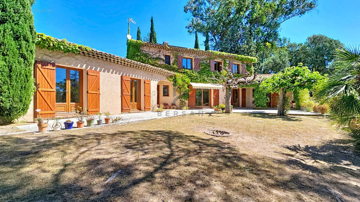 Villa  de charme a la tour de mare  frejus a l'abri des regards - photo 2