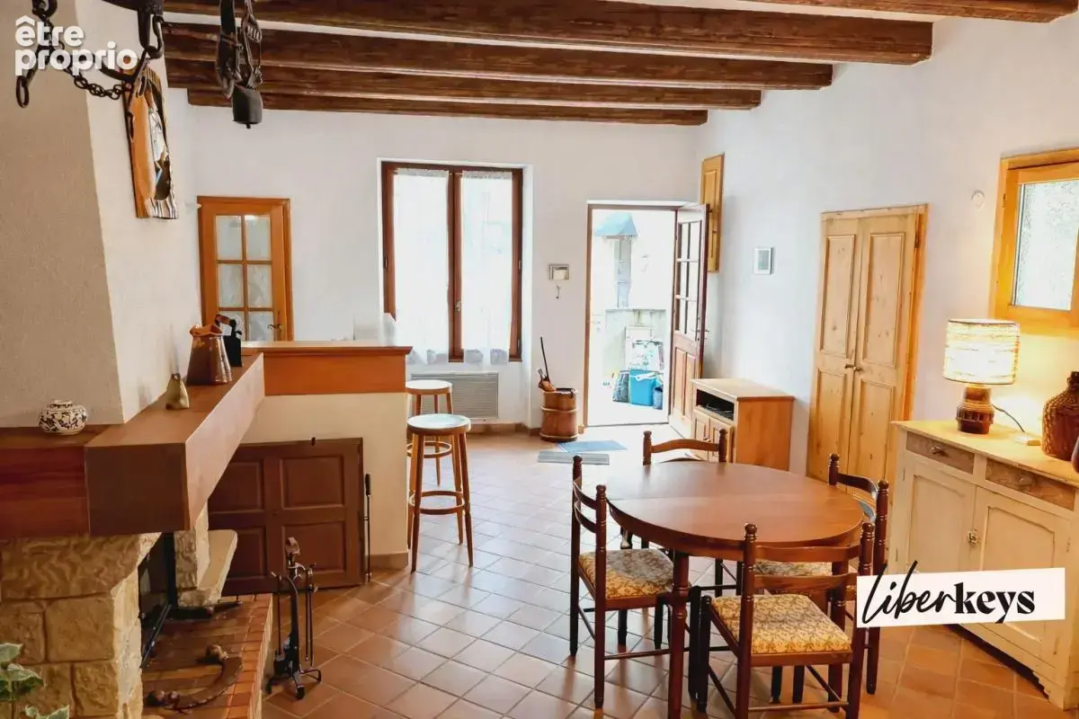 Maison de village historique – Centre d'Aigueblanche – 4 chambres – 97 m² - photo 3
