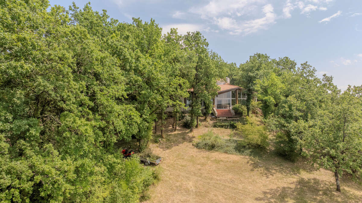 Propriété d'exception sur 35ha avec lac privé et vue panoramique - photo 32