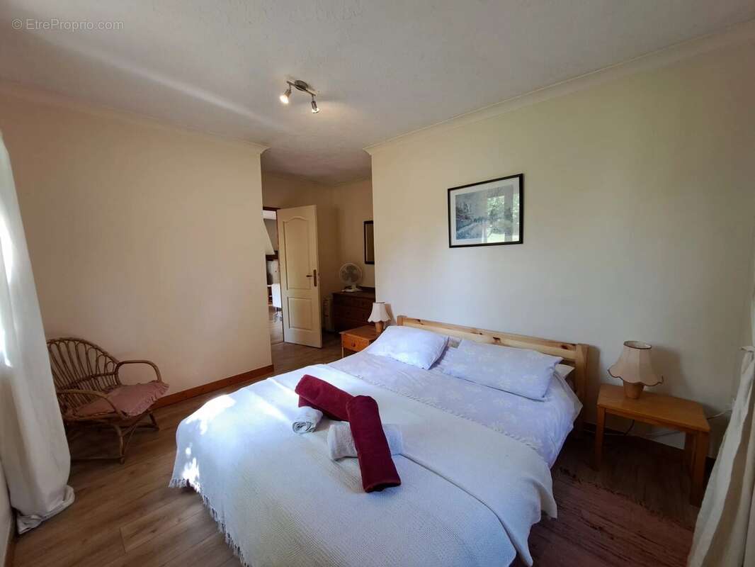 Maison à SAINT-PIERRE-DE-JUILLERS