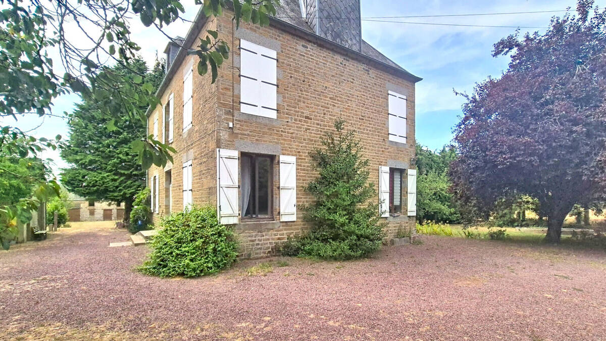 Maison à CONDE-SUR-NOIREAU