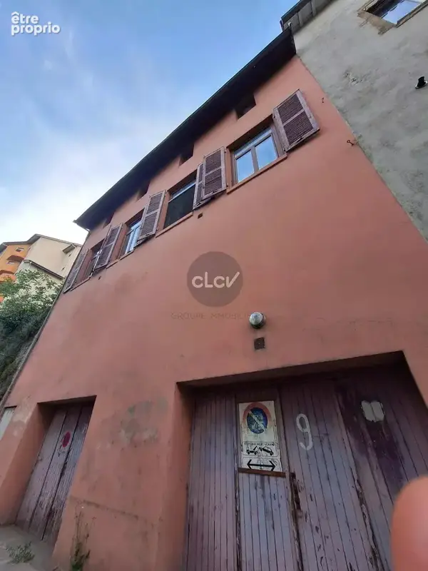 Parking à CALUIRE-ET-CUIRE