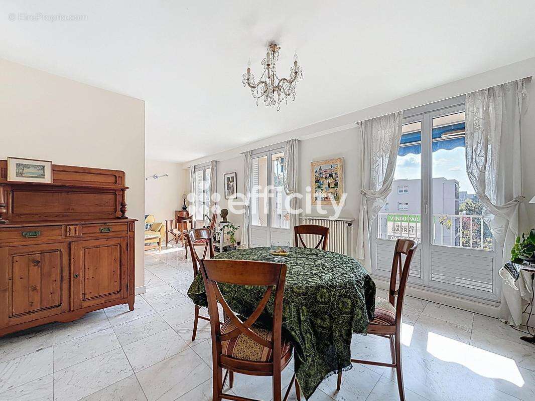 Appartement à CALUIRE-ET-CUIRE