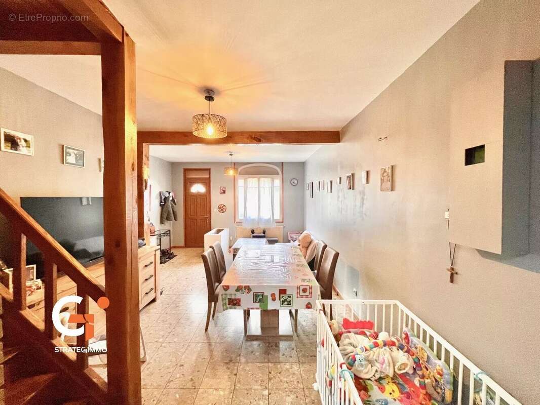 Maison à SAINT-ETIENNE-DU-ROUVRAY