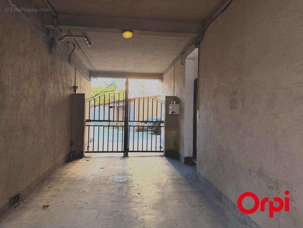 Appartement à MARSEILLE-5E