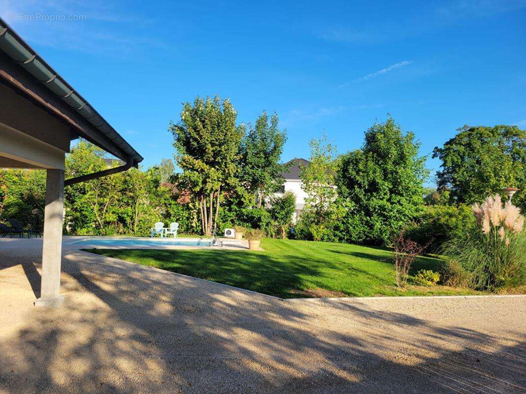Maison  9 pièce(s) 300 m2 - photo 3