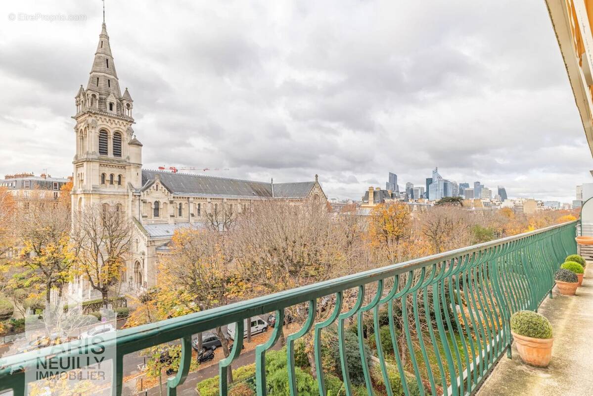 Appartement à NEUILLY-SUR-SEINE