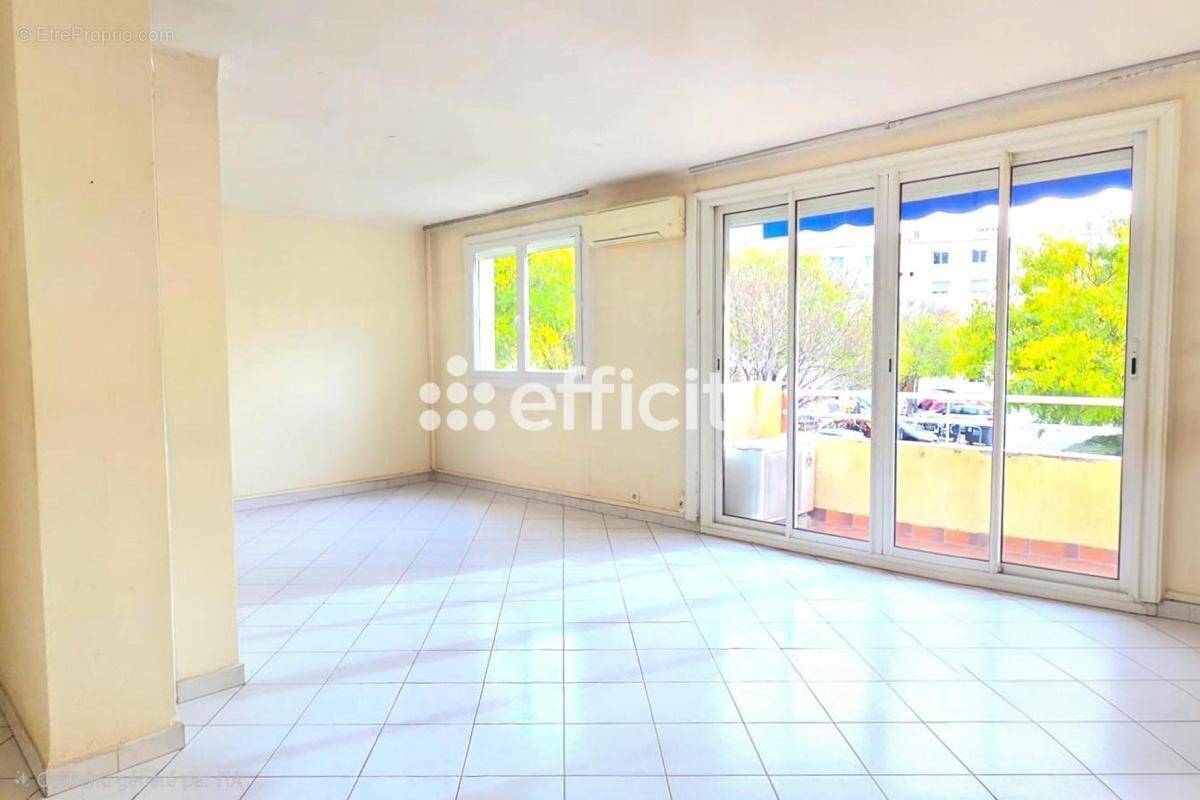 Appartement à MARSEILLE-8E