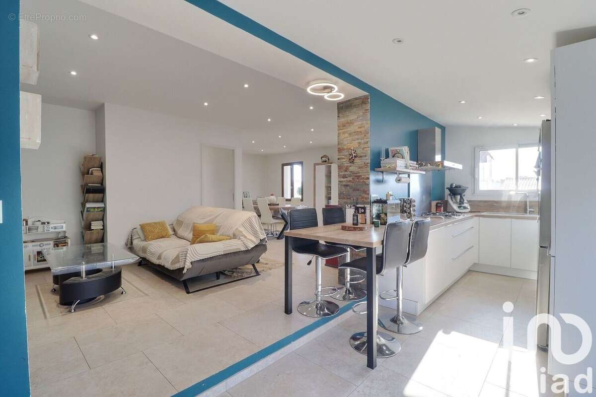 Photo 3 - Maison à SEILLONS-SOURCE-D&#039;ARGENS