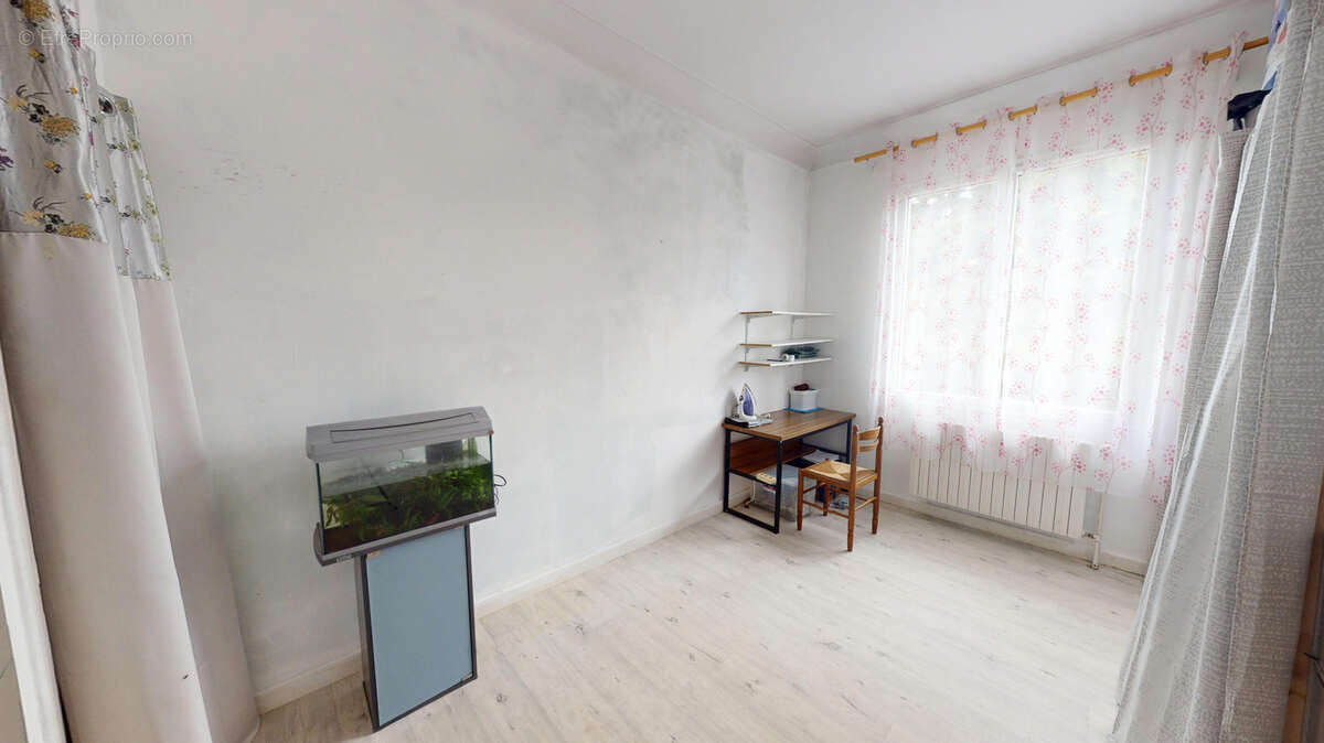 Maison sur sous sol complet et terrain attenant - photo 13