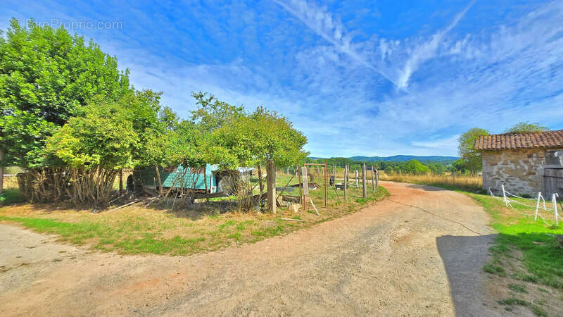 Maison à ORADOUR-SUR-GLANE