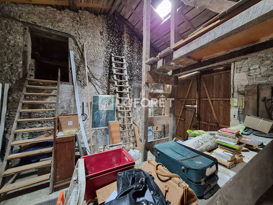 Maison au calme avec jacuzzi, garage et terrain - photo 12