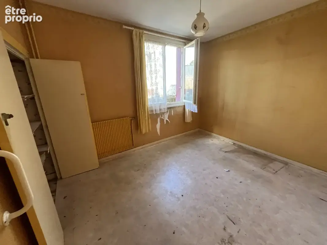 ref 112195 Secteur SAINT VARENT maison ancienne de 80 m2  à rénover type 4 sur terrain 1581m2 - photo 5