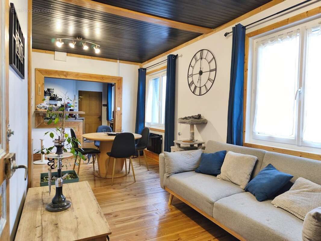 Appartement à ATTIGNAT
