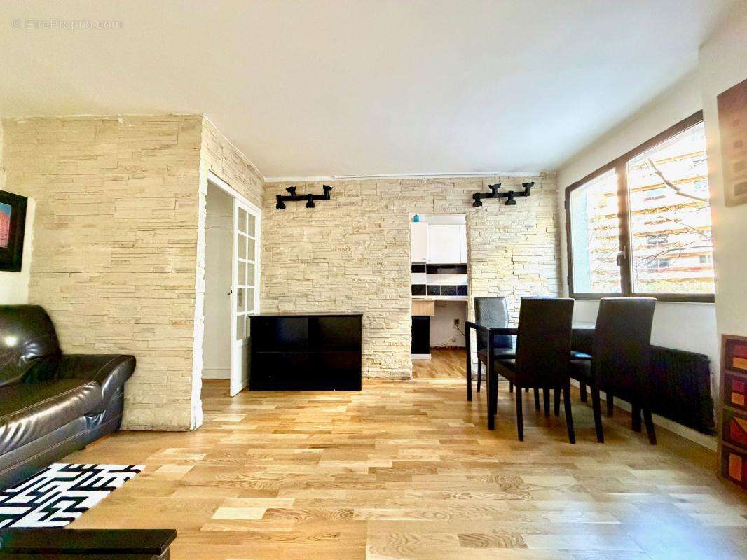 Appartement à PARIS-19E