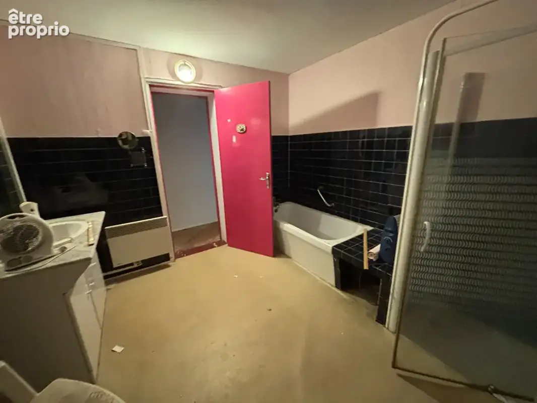 maison de 390m² avec  bon rapport locatif - photo 7