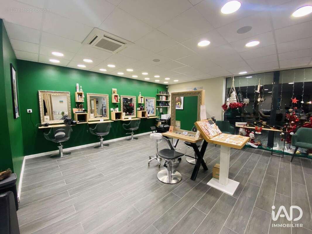 Photo 4 - Commerce à CARVIN