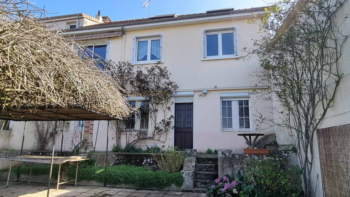 Maison à SAINT-CALAIS