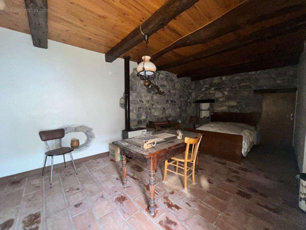 Maison à SAINT-ANDRE-DE-CRUZIERES