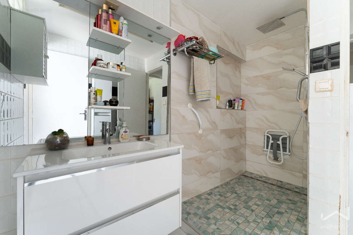 EXCLUSIVITÉ · Maison 230 m2 · 2 logements indépendants · Le Tampon 12ème Km · - photo 3