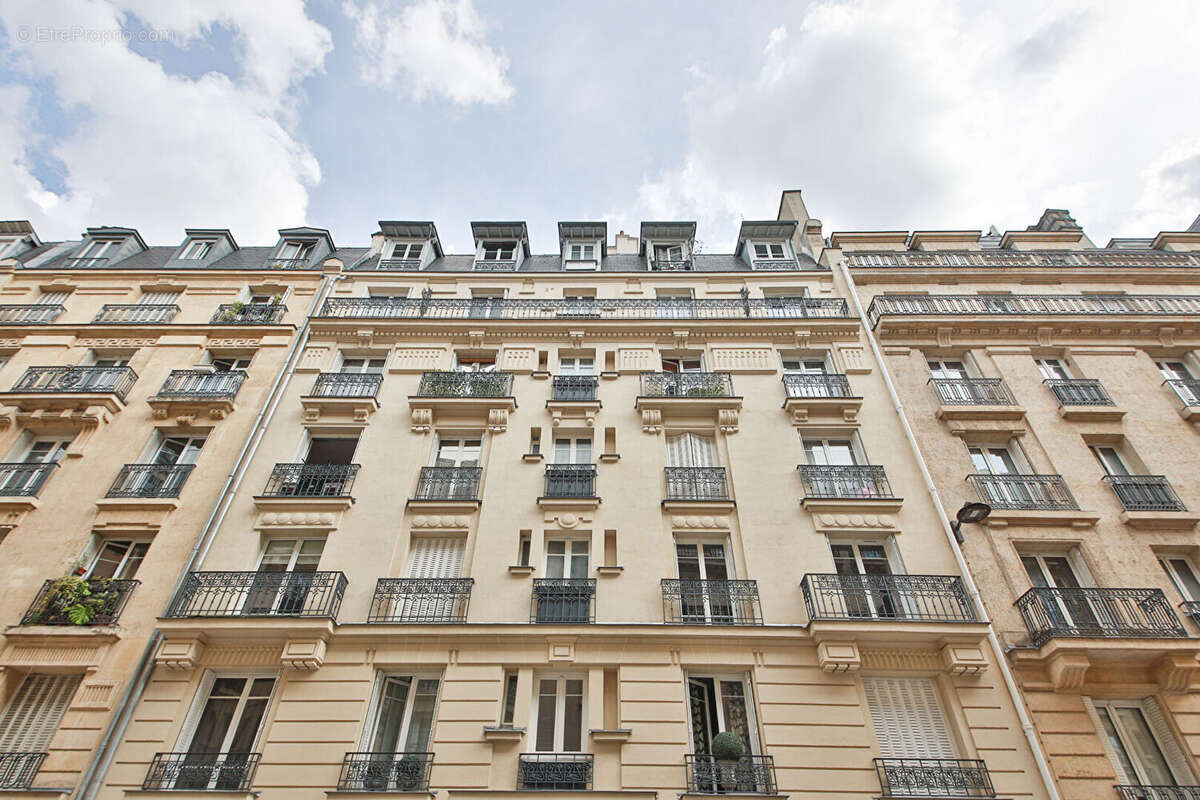 Appartement à PARIS-15E