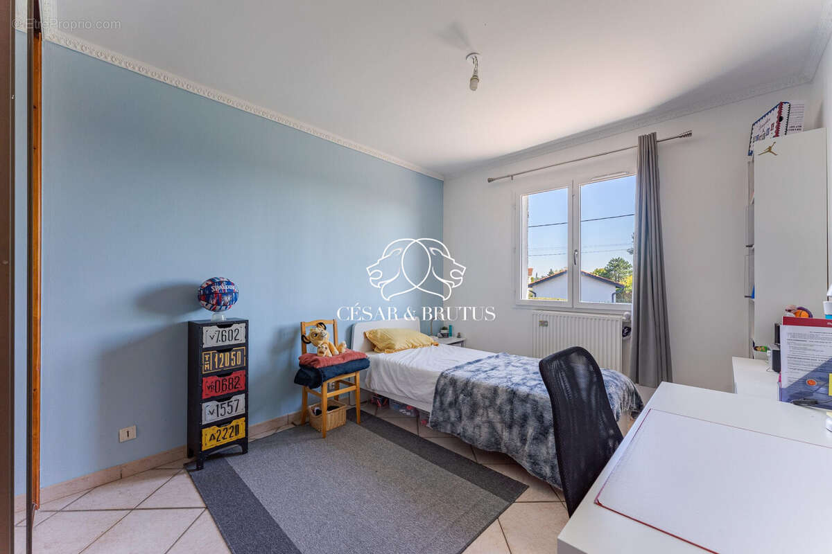 Maison à LA TOUR-DE-SALVAGNY