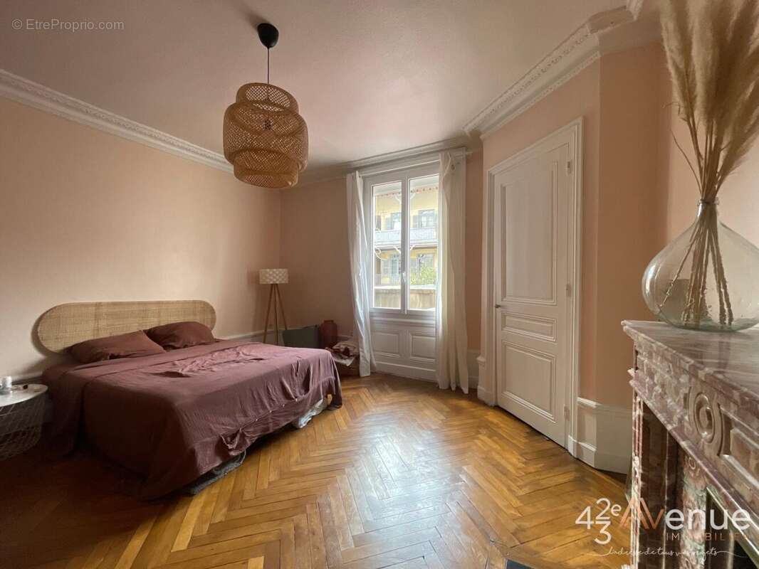 Appartement à SAINT-ETIENNE
