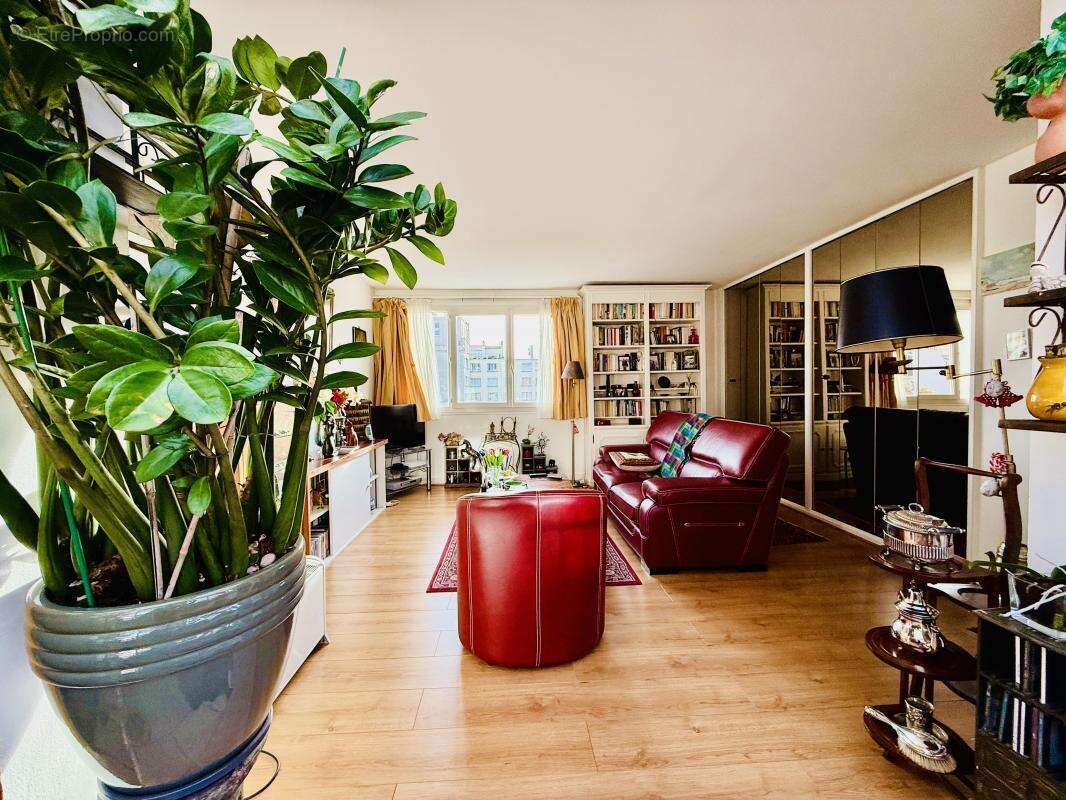 Appartement à PARIS-15E