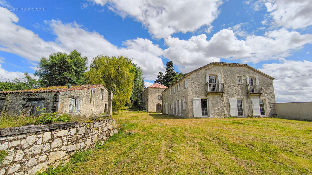 Maison à CASTELSAGRAT
