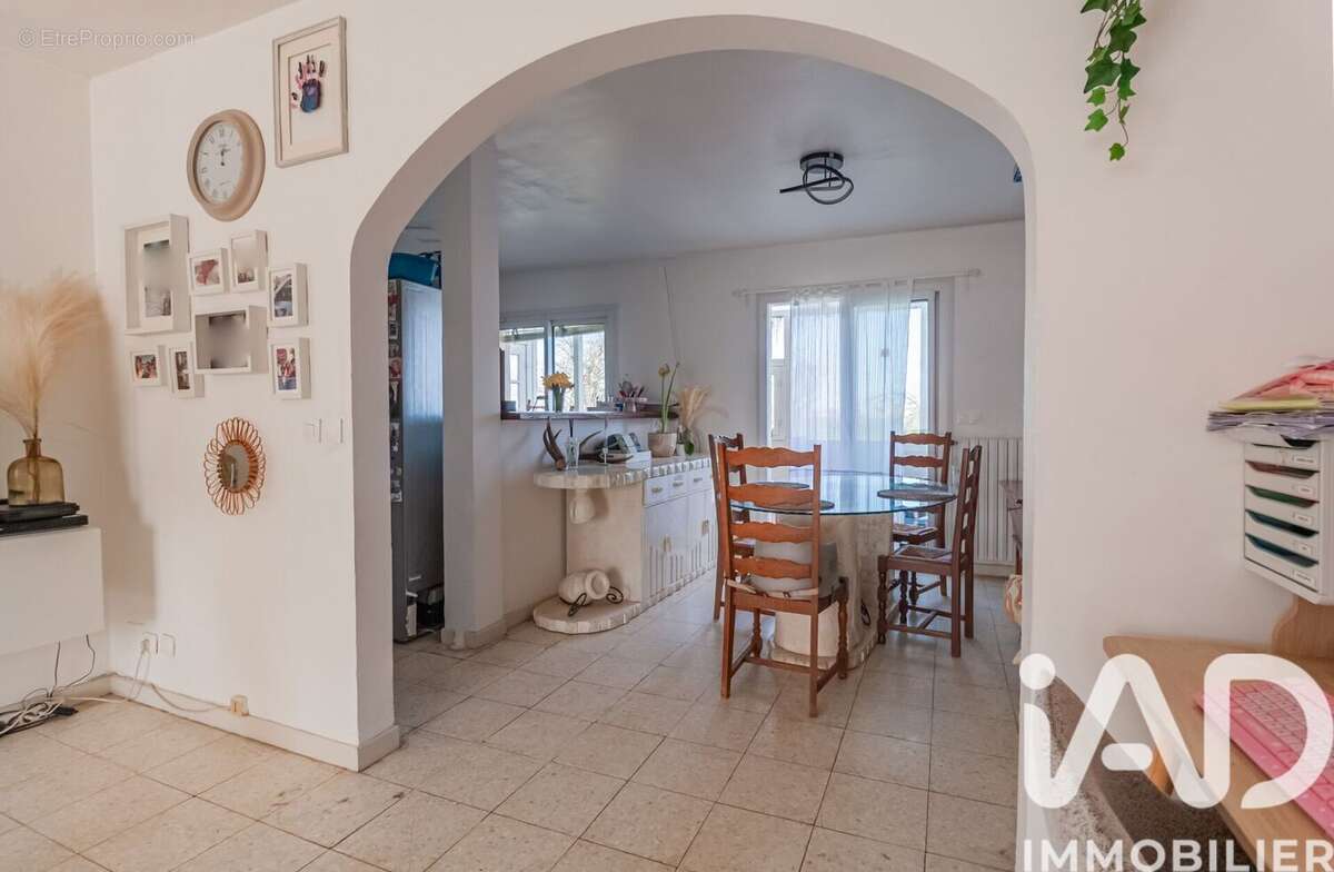 Photo 2 - Maison à BEAUMONT-DU-GATINAIS