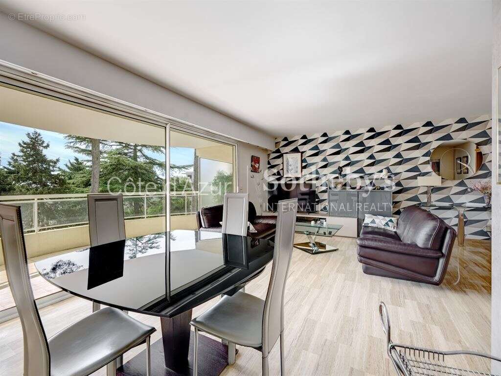 Appartement à LE CANNET