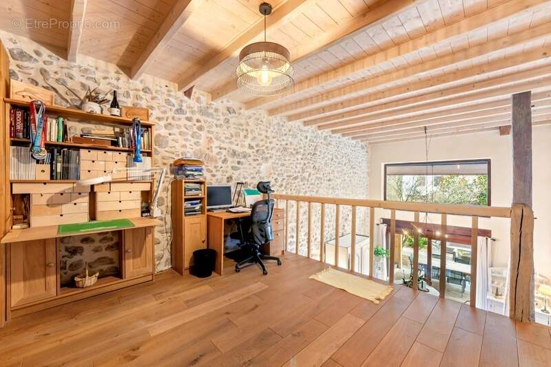 Maison à PREVESSIN-MOENS