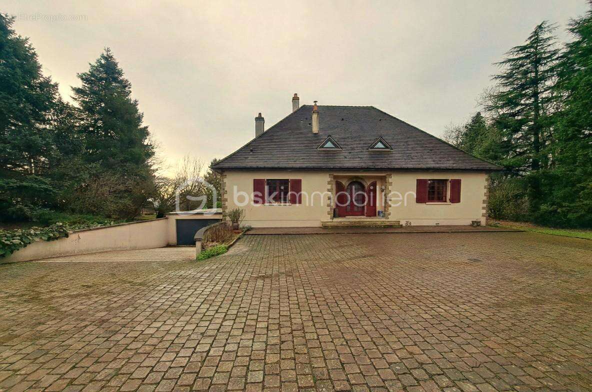 Maison à SAINT-LANGIS-LES-MORTAGNE