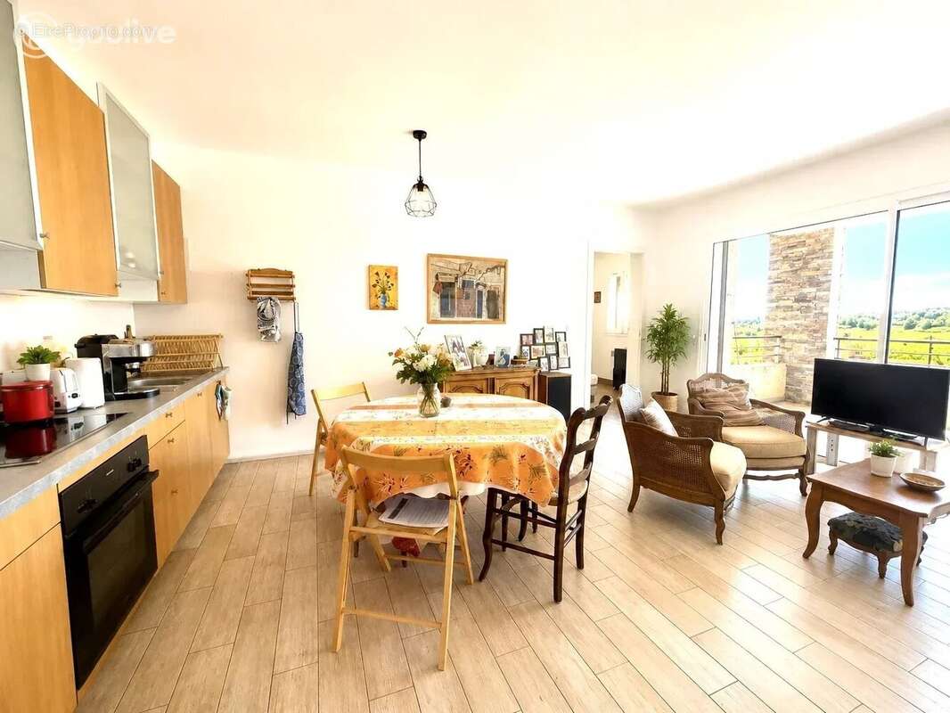 À DÉCOUVRIR – Superbe appartement T3 avec terrasse et vue dégagée sur le Fort d'Aléria - photo 9