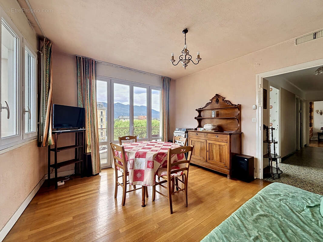 Appartement à AIX-LES-BAINS