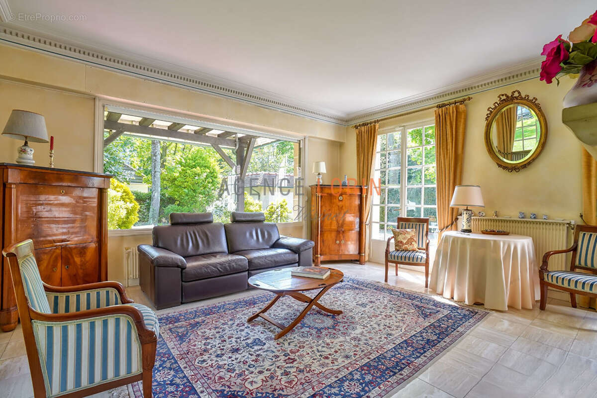 Maison à LE VESINET