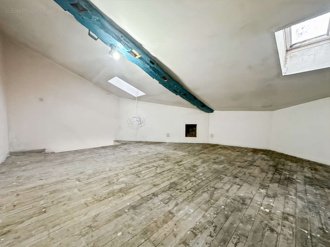 Maison à BARBEZIEUX-SAINT-HILAIRE