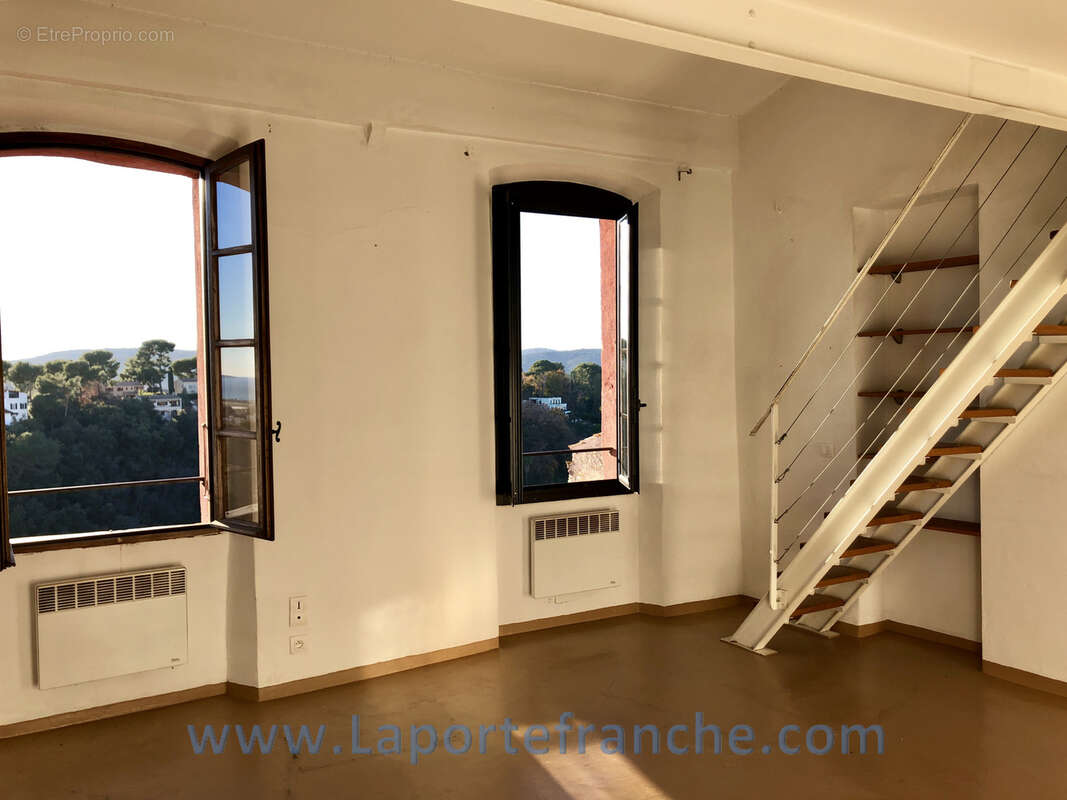 HAUT DE CAGNES dernier étage duplex 3 pièces - photo 2