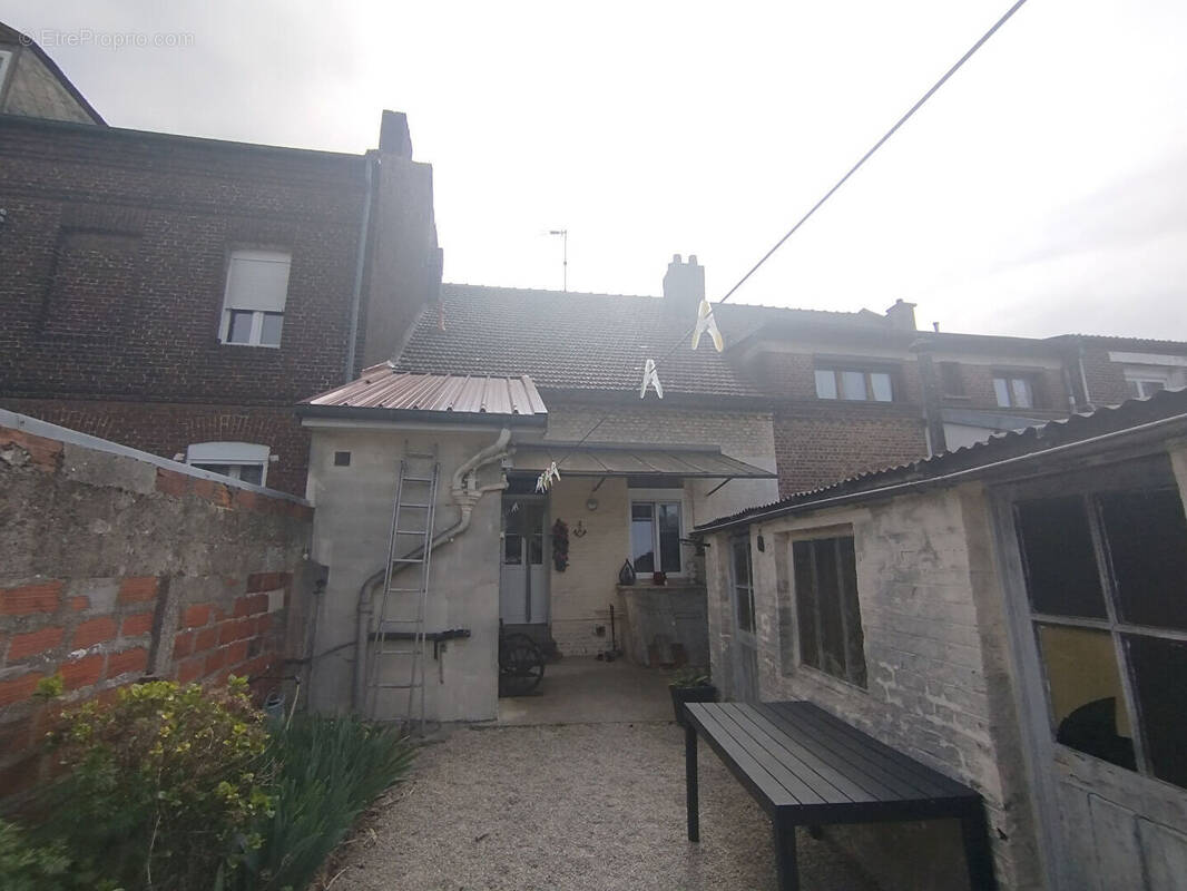 Maison à ORIGNY-SAINTE-BENOITE